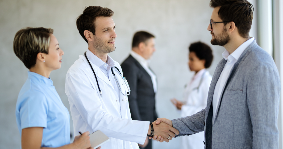 Você sabia? O papel do distribuidor na cadeia de segurança de insumos médicos